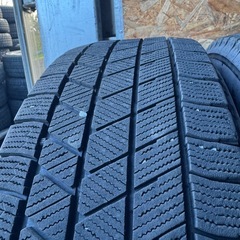 バリ山　BRIDGESTONE ブリヂストン　ブリジストン　VRX3 195/60R17 スタッドレス　タイヤ　2021年製　17インチの画像