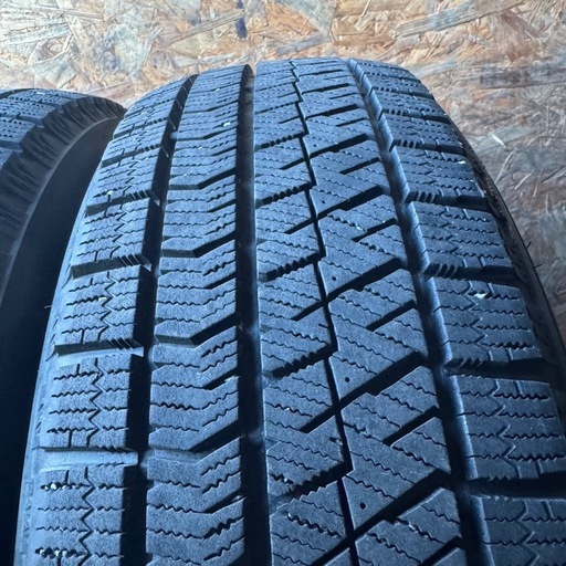 バリ山　BRIDGESTONE ブリヂストン　ブリジストン　VRX2 195/60R17 スタッドレス　タイヤ　2019年製　17イン
