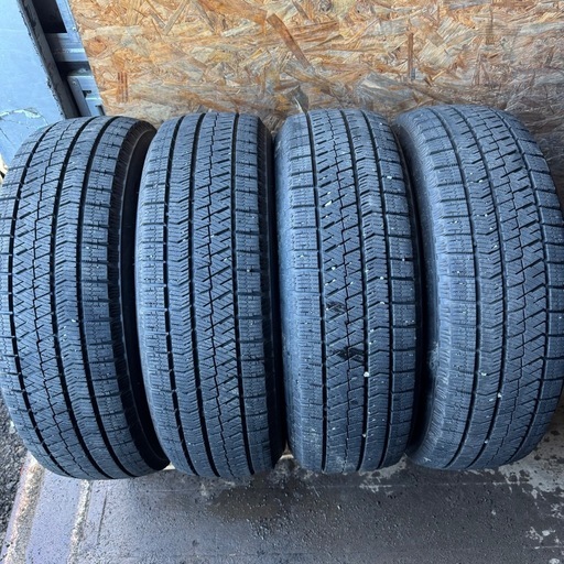 バリ山　BRIDGESTONE ブリヂストン　ブリジストン　VRX2 195/60R17 スタッドレス　タイヤ　2019年製　17イン