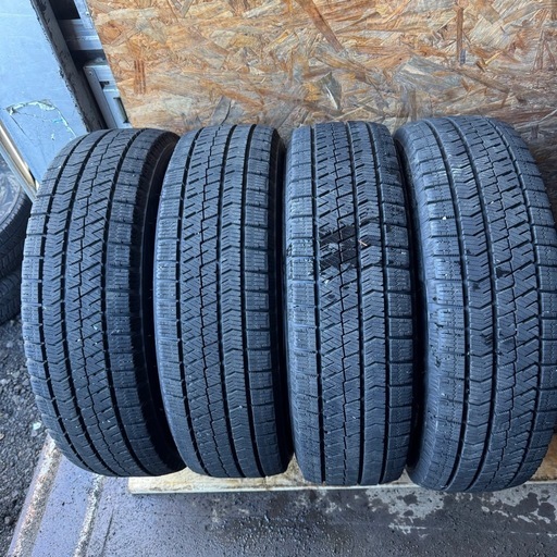 バリ山　BRIDGESTONE ブリヂストン　ブリジストン　VRX2 175/65R15 スタッドレス　タイヤ　2022年製 15インチ