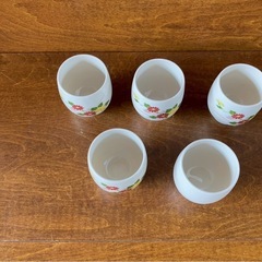 お花の湯呑みの画像