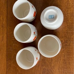 梅の湯呑みの画像