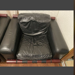 1人用ソファー2組の画像