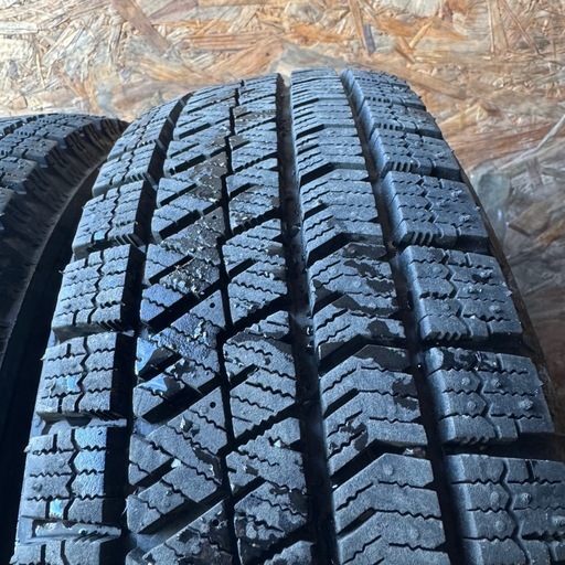 走行少　イボ付き　BRIDGESTONE ブリヂストン　ブリジストン　VRX2 155/65R14 スタッドレス　タイヤ　2019年製
