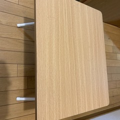 折りたたみテーブルの画像