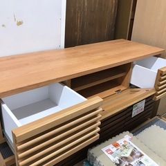 テレビボードの画像