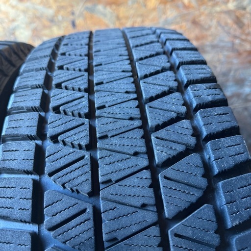 バリ山　BRIDGESTONE ブリヂストン　ブリジストン　DM-V3 215/70R16 スタッドレス　タイヤ　2019年製　16イ