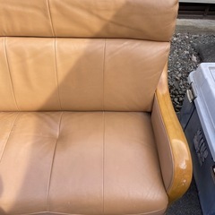 ちょっと高級なソファの画像