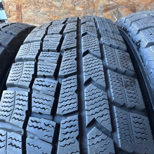 バリ山　DUNLOP ダンロップ　WM02 165/70R14 スタッドレス　タイヤ　2022年製　14インチ