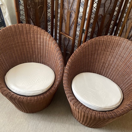 藤　
ラタン　イス二脚