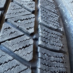 バリ山　BRIDGESTONE ブリヂストン　ブリジストン　VRX3 225/45R18 スタッドレス　タイヤ　2023年製　18インチ　3本の画像