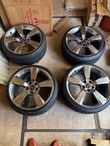 18インチ STIホイール