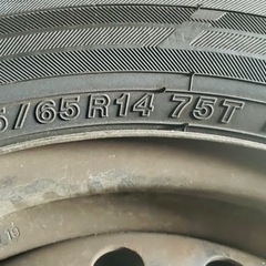155/65R14 YOKOHAMA タイヤホイールキャップ付きの画像