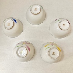 【ネット決済・配送】  未使用美品　香蘭社　湯呑み　5客セット　花柄　5色　箱付き の画像