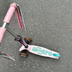キッズ　ピンク　３輪　キックボード　キックスクーター　の画像