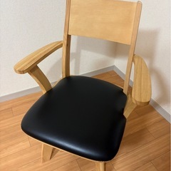 ダイニングテーブルセット 4人掛け　回転チェア 肘付 ダイニングセット　幅135cm 高さ70の画像