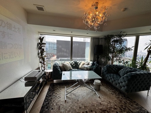 昇降式ガラステーブル白　12万前後