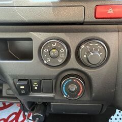 誰でも車が買える次世代低与信ローン専門店／ 安心の１年保証付き 距離無制限！中古車販売 カーメル福島本店 　平成28年 　トヨタ　ハイエース　dx　180000㌔の画像