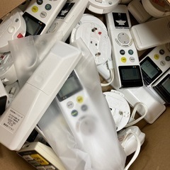 J009) ⭐︎美品⭐︎ LEDシーリングライト ODELIC オーデリック　１つ3000円！　在庫無くなるまで何個でも購入可✨　まとめてご購入の方は値下げあり‼️ ライト　電気　
の画像