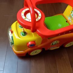室内用車　子供　押し車の画像