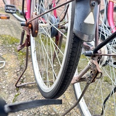 赤い自転車の画像
