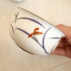 【ネット決済・配送】  未使用美品　香蘭社　小鉢　大きい湯呑み　5個セット　花柄　菖蒲　アヤメ　あやめ　箱付きの画像
