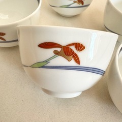 【ネット決済・配送】 未使用美品　香蘭社　湯呑み　5客セット　花柄　菖蒲　アヤメ　あやめ　箱付き の画像