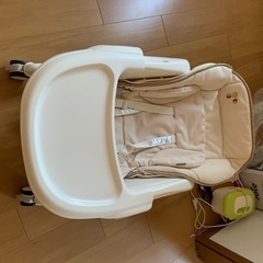 combi ハイローチェアの画像