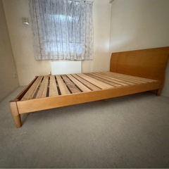 ダブルベッドの画像