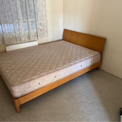 ダブルベッドの画像
