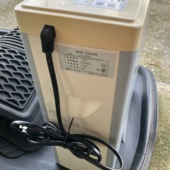 資料シュレッダー　事務用品の画像