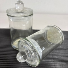 蓋つきガラス瓶5個
の画像