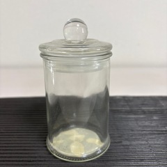 蓋つきガラス瓶5個
の画像