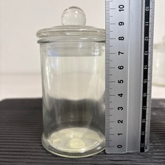 蓋つきガラス瓶5個
の画像