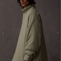 ESSENTIALS エッセンシャルズ ベージュ ダウン ジップアップジャケットの画像