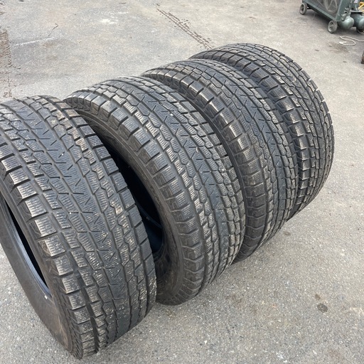 ヨコハマタイヤ 265/70/R16 2018年製　
タイヤ4本セット