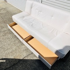 🛋【折りたたみソファベッド ホワイト／引き出し付き】の画像