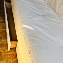 🛋【折りたたみソファベッド ホワイト／引き出し付き】の画像