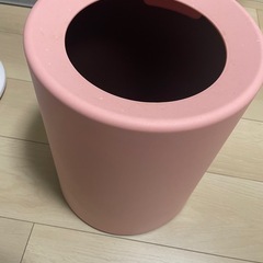 袋が見えないゴミ箱の画像