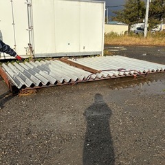 カーポート　鉄製　組み立て出来る方の画像