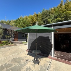 パラソル⛱️テーブル、土台セットの画像