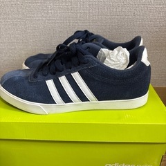 adidas スニーカー　23.0の画像
