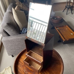 卓上の鏡台
の画像