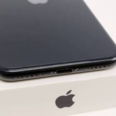 【SIMフリー】iPhone SE 第3世代/A2782/64GB〈MMYC3J/A〉の画像