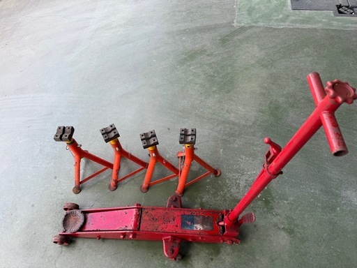 フロアジャッキ　ウマ　ガレージ
セット