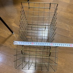 スタッキングワイヤーバスケット　ニトリ　アンバーの画像