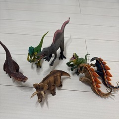 恐竜7体と音有り5体の画像