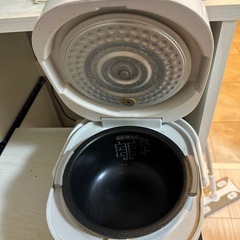 炊飯器の画像