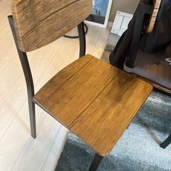 ダイニングテーブル　椅子四脚セットの画像