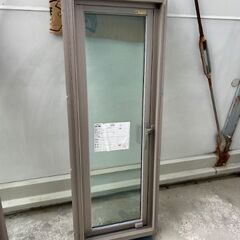 住宅用サッシ 在庫整理品　たてすべり窓03611Rの画像
